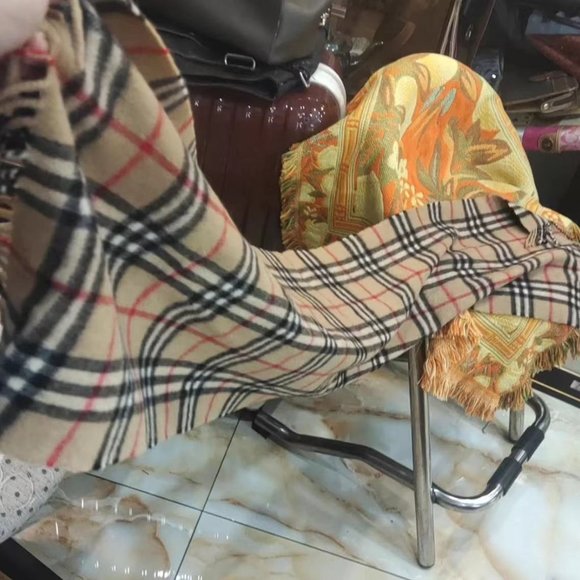 Burberry black and brown scarf - Picture 3 of 3